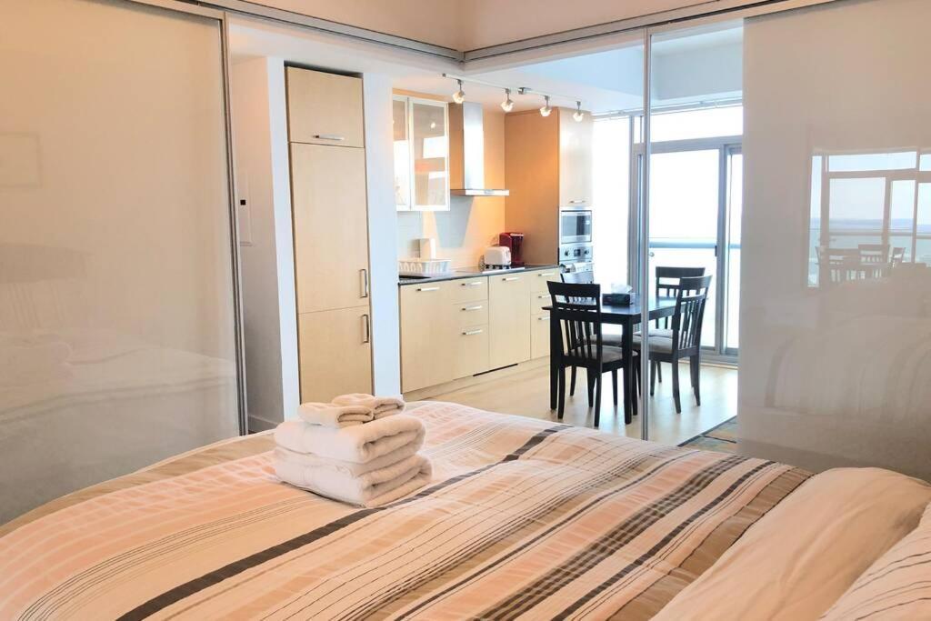 Appartamento Magnificient View Next Cn Tower/Rogers/Union/Mtcc Toronto Esterno foto