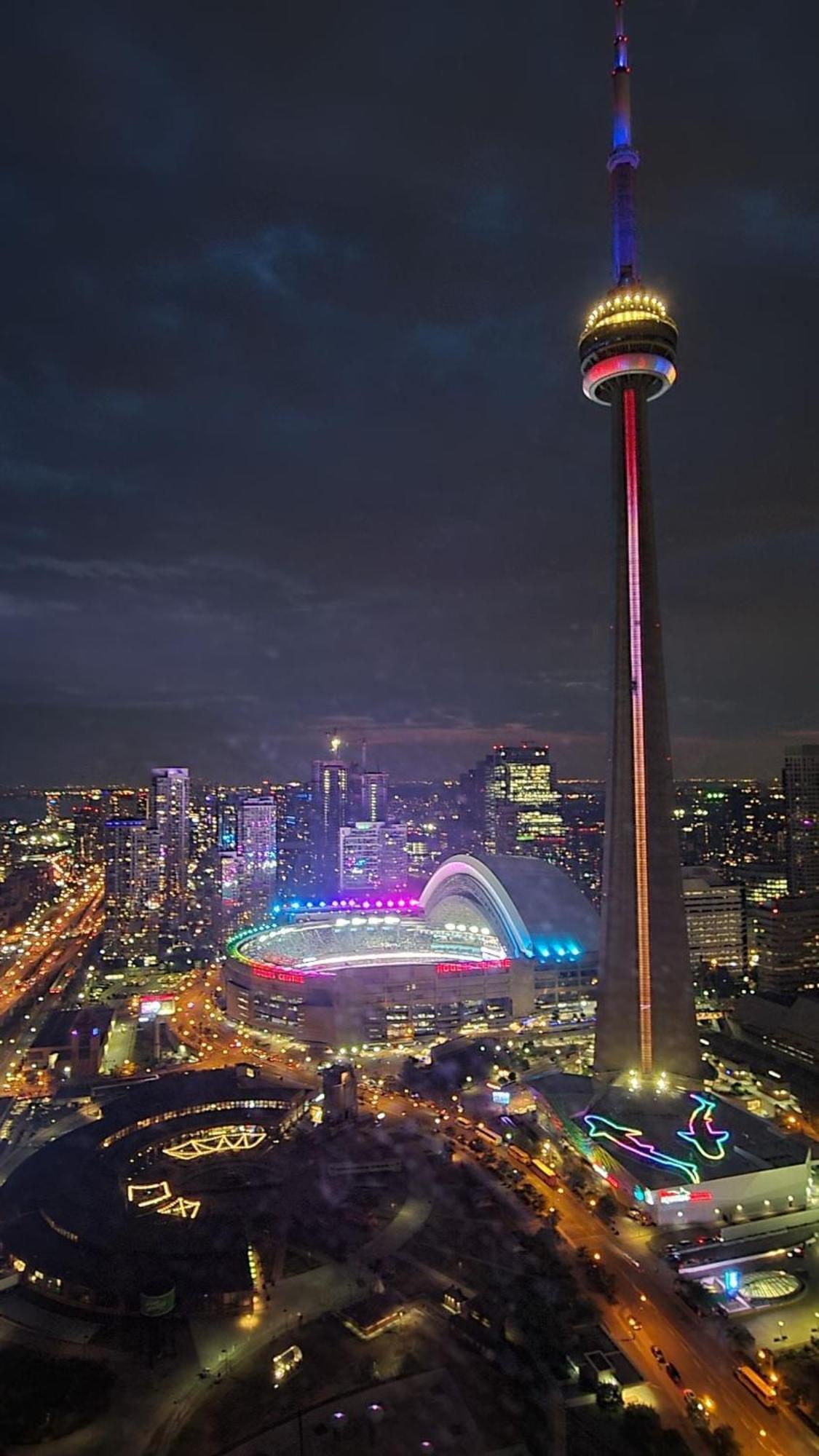 Appartamento Magnificient View Next Cn Tower/Rogers/Union/Mtcc Toronto Esterno foto